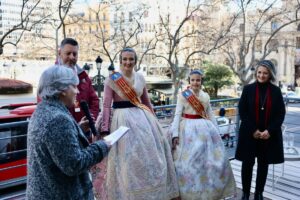 Inauguración del Saloncito fallero en la Plaza del Ayuntamiento